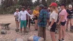 7f28aa359501b21c3e39ec0275de6102 maroc des jeunes benevoles ont recu des menaces de mort parce qu ils portaient un short