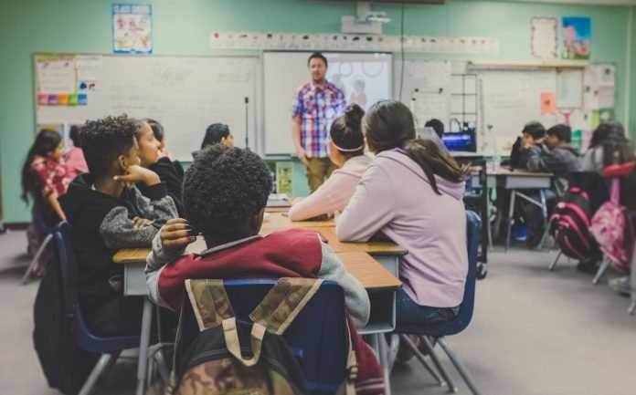 10 étapes intemporelles pour renforcer l&rsquo;éducation des valeurs à travers l&rsquo;Europe