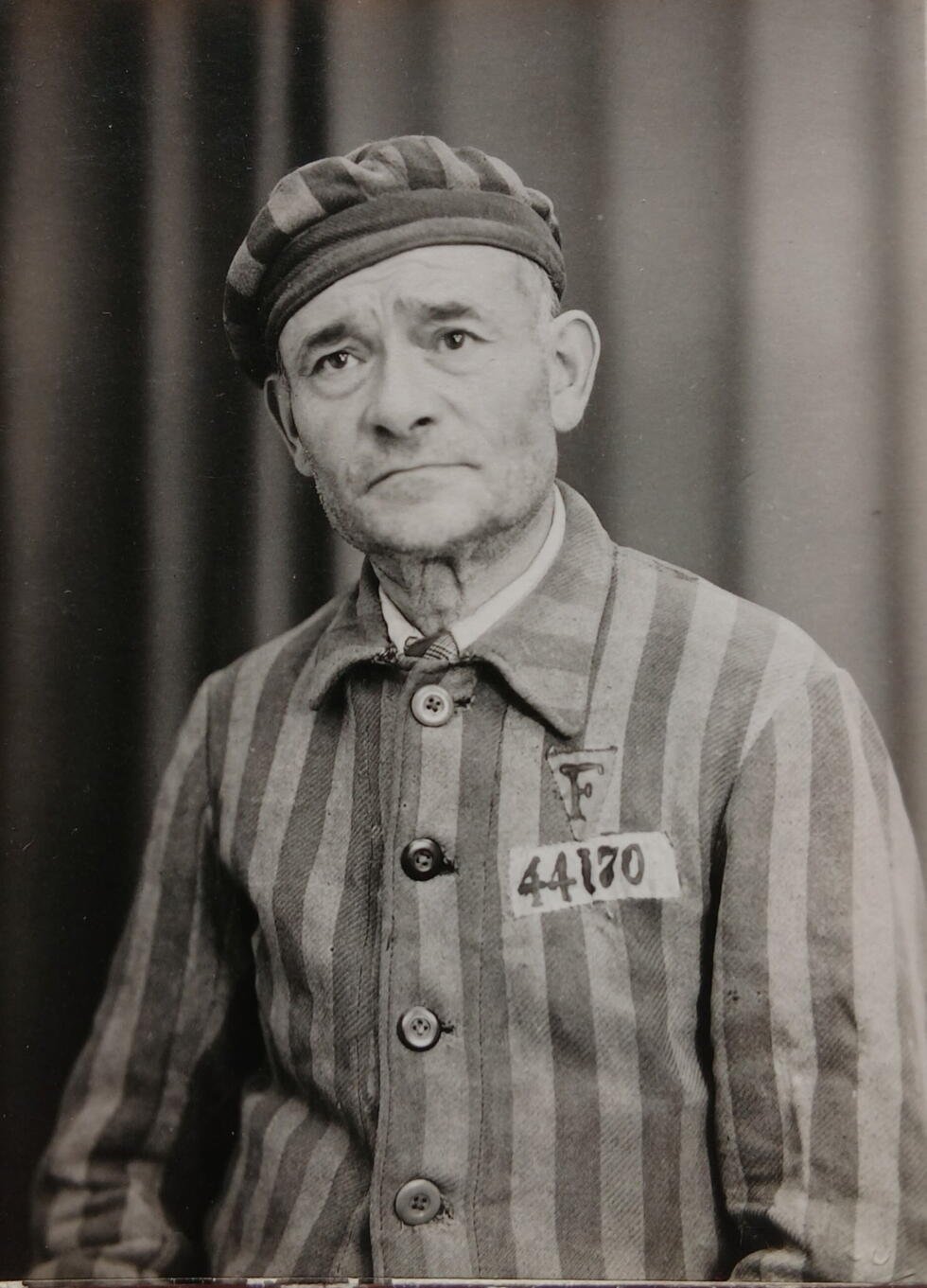 Conquête spatiale : quand la France recrutait des ingénieurs nazis pour développer ses fusées 5 Une photographie du résistant Camille Maireau prise à son retour des camps en tenue de déporté.