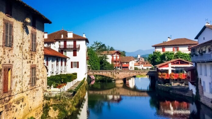 Adieu la Côte d’Azur : les retraités se tournent vers ce joyau du Pays basque où la vie coûte moins cher