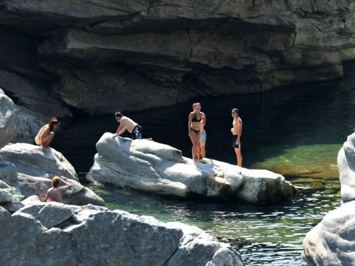 Baignade au bord d