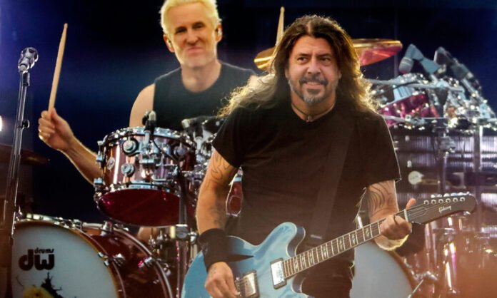 Dave Grohl et Josh Freese sur scène avec les Foo Fighters en 2024