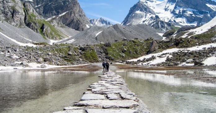 Le lac des Vaches est niché au coeur du Parc de la Vanoise, en Savoie
