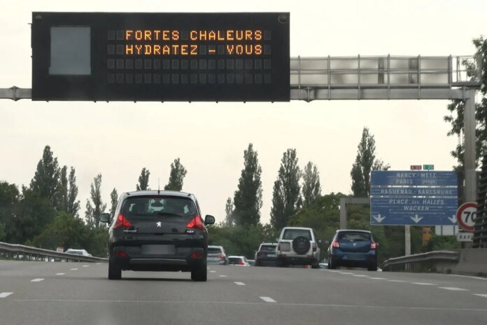DIRECT. Canicule : 54 départements en vigilance rouge ; records de chaleur dans plusieurs villes DIRECT. Canicule : 54 départements en vigilance rouge ; records de chaleur dans plusieurs villes