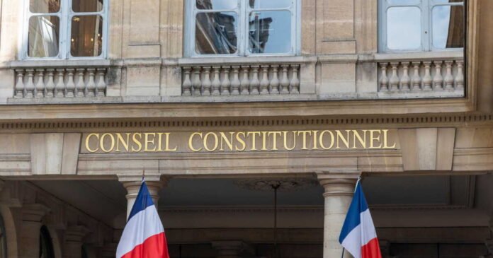 Frais bancaires de succession : le Conseil constitutionnel retoque leur suppression, votée en 2025 Frais bancaires de succession : le Conseil constitutionnel retoque leur suppression, votée en 2025