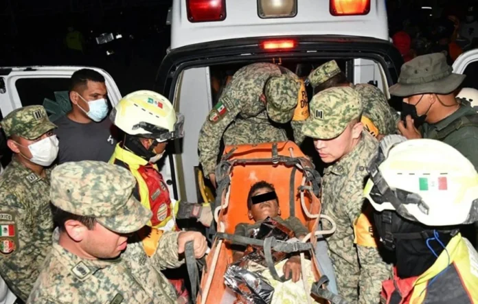 Venezuela : Quatre jours après le double séisme, un père et son fils sortis vivants des décombres