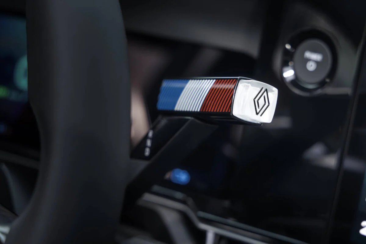 renault 4 e tech electric plein sud techno rouge carmin 5