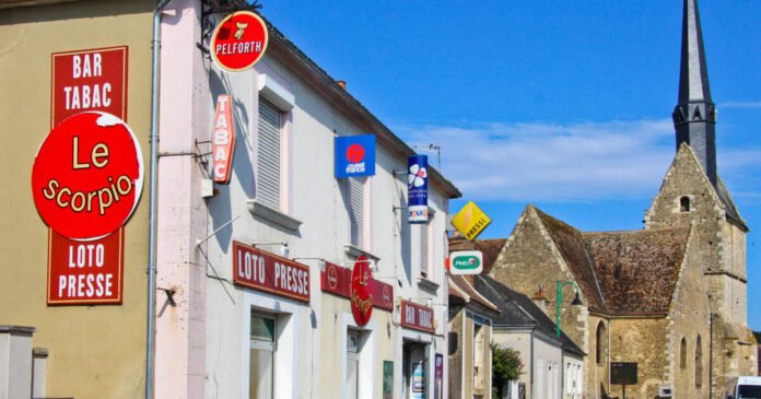 « 62% des communes ne comptent plus aucun commerce » : les propositions du Sénat pour enrayer le déclin des commerces de proximité
