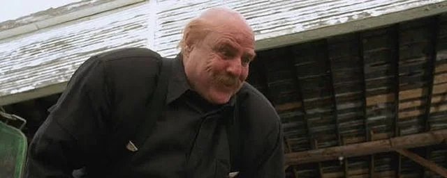 "Quand j'ai vu le résultat, j'étais consterné" : tout le monde a oublié ce film des années 90 avec Marlon Brando et un casting 5 étoiles ! 1 8f17506296ca28fc7137937e05c47efa