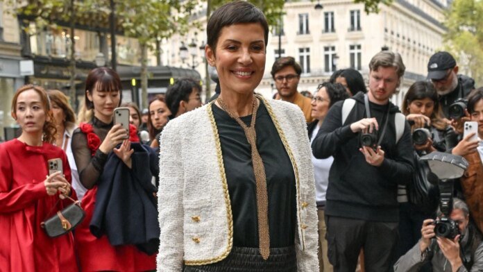 Adieu la robe fleurie, Cristina Cordula porte la version bohème qui flatte la silhouette après 60 ans Adieu la robe fleurie, Cristina Cordula porte la version bohème qui flatte la silhouette après 60 ans