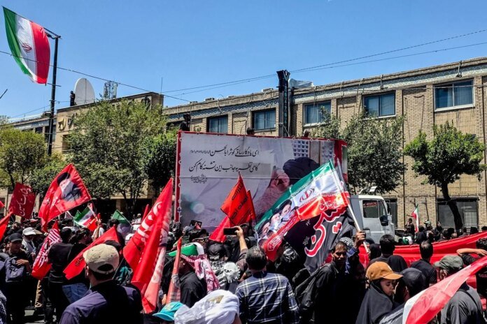 DIRECT. Guerre en Iran : Téhéran riposte sur les pays du Golfe ; Khamenei inhumé à Mashhad
