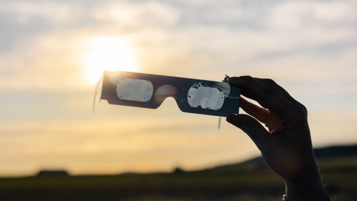 Éclipse solaire totale du 12 août 2026 : notre guide pour savoir à quel endroit et à quelle heure la regarder Éclipse solaire totale du 12 août 2026 : notre guide pour savoir à quel endroit et à quelle heure la regarder