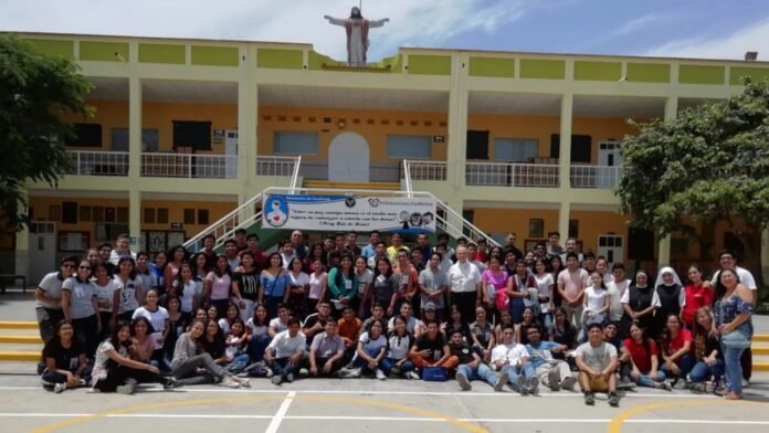 Le Pape encourage les jeunes Péruviens à être des missionnaires Le Pape encourage les jeunes Péruviens à être des missionnaires
