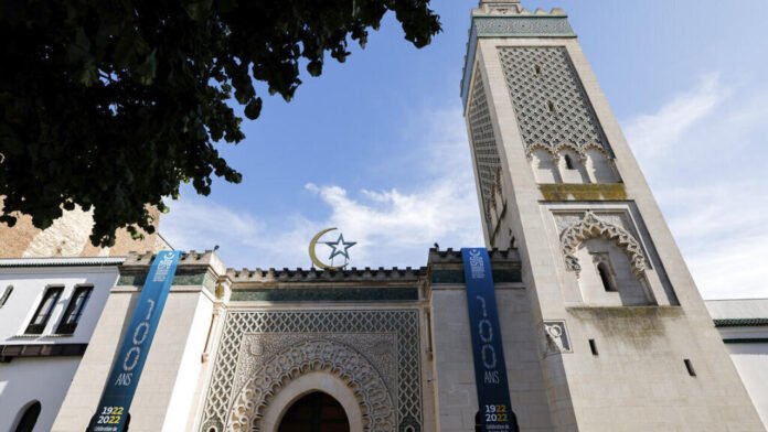Le destin méconnu de la Grande Mosquée de Paris, cent ans au cœur de l'Histoire