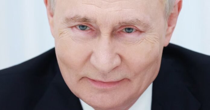 Le président russe Vladimir Poutine participe à une réunion à Moscou le 19 juillet 2026.