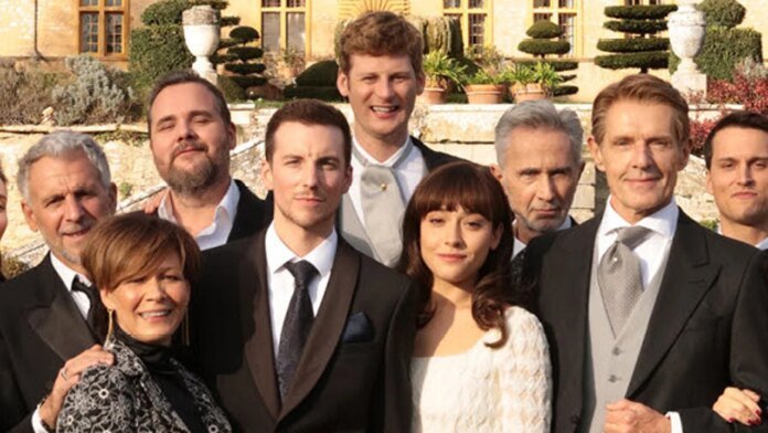 Si vous aimez Cocorico et Qu'est-ce qu'on a fait au bon Dieu ? Voici la première image de la comédie Maudits Français avec Lambert Wilson et Thierry Lhermitte ! Si vous aimez Cocorico et Qu'est-ce qu'on a fait au bon Dieu ? Voici la première image de la comédie Maudits Français avec Lambert Wilson et Thierry Lhermitte !