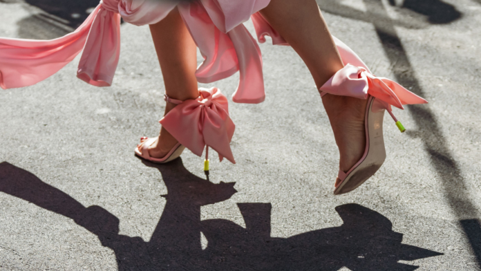 Soin des pieds : les 4 étapes faciles pour réaliser une pédicure maison digne des meilleurs podologues Soin des pieds : les 4 étapes faciles pour réaliser une pédicure maison digne des meilleurs podologues