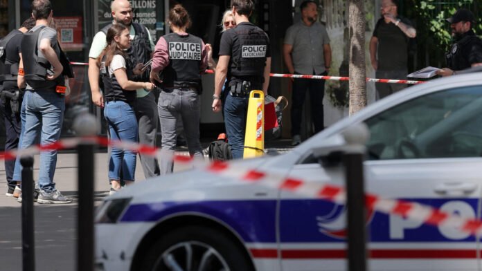 Trois femmes blessées dans une attaque au couteau à Paris, un suspect interpellé