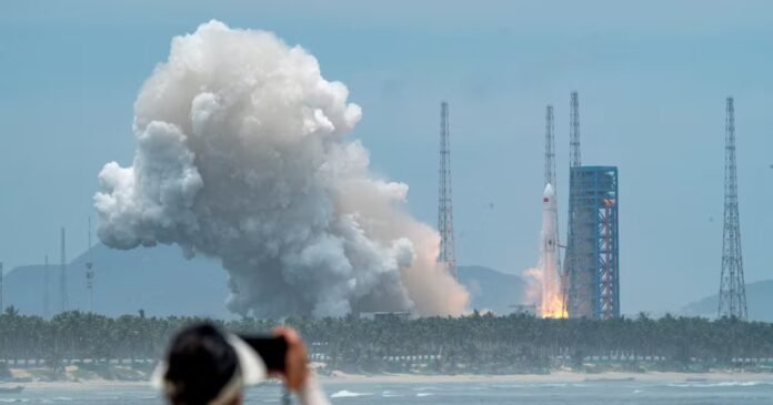 Une fusée chinoise réutilisable envoyée avec succès : “La course à la Lune s’intensifie”