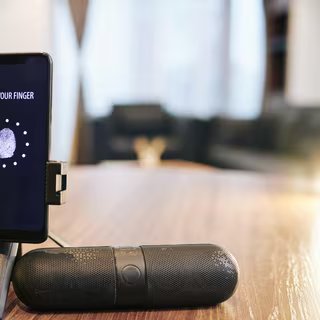 Les meilleures enceintes Bluetooth étanches (Waterproof) pour la piscine 5 Découvrez les meilleurs enceintes Bluetooth pas chères © DragonImages, Envato Elements